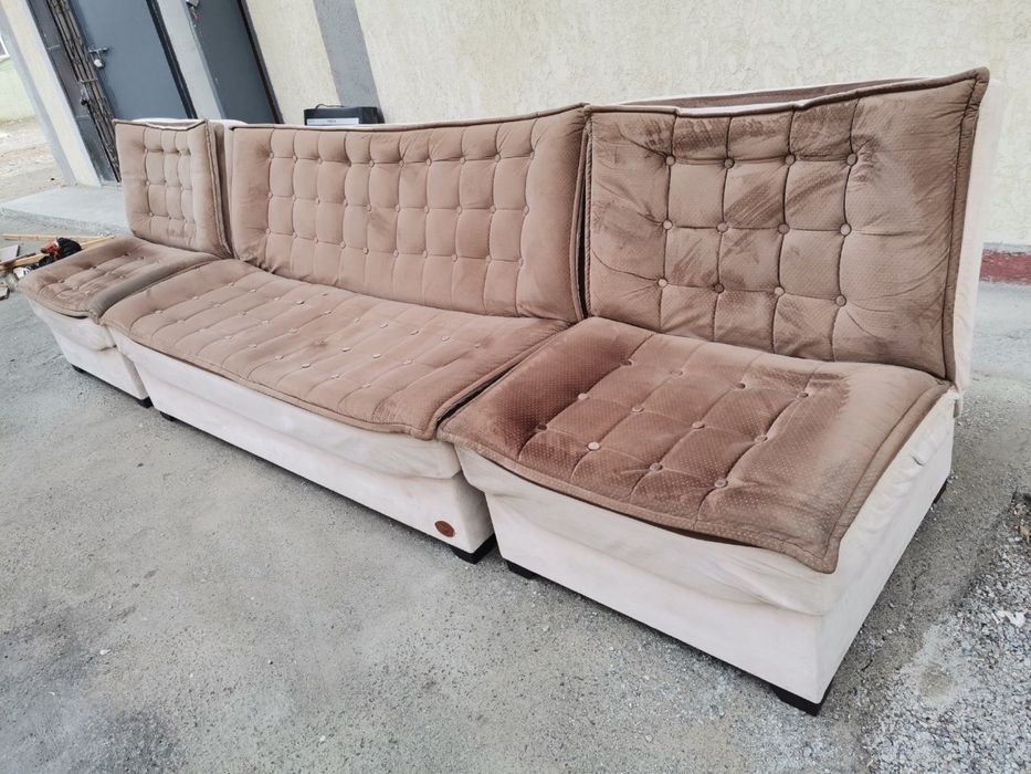 Раскладной диван,хорошее состояние