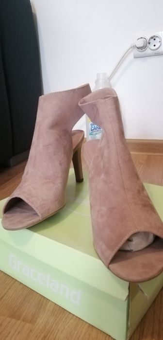 Pantof tip sabot mărimea 40,bluza dama noua mărimea 38/40