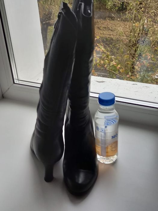 Продам зимние сапоги женские