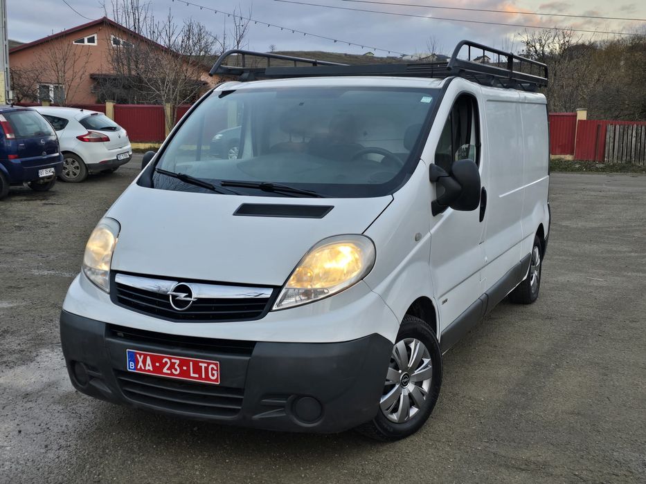 Opel Vivaro  Renault  Trafic  / Transporter Euro 5 . 2013 Extralung