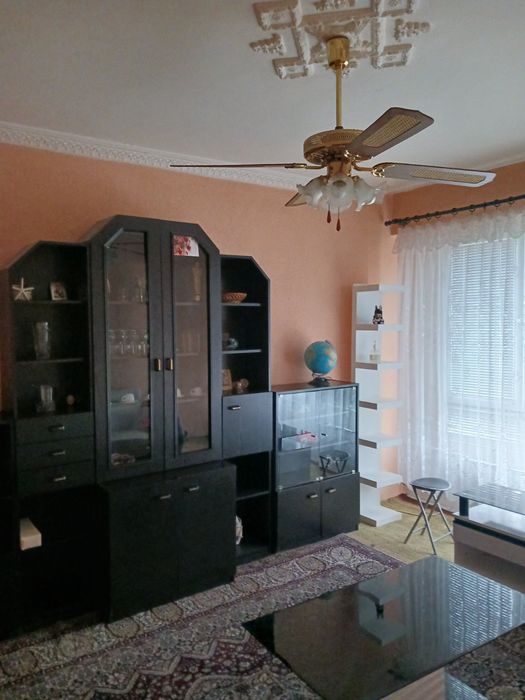 Дава се под наем Двустаен апартамент в Перник, Изток - 56 кв.м за 378.93 € - Снимка #1