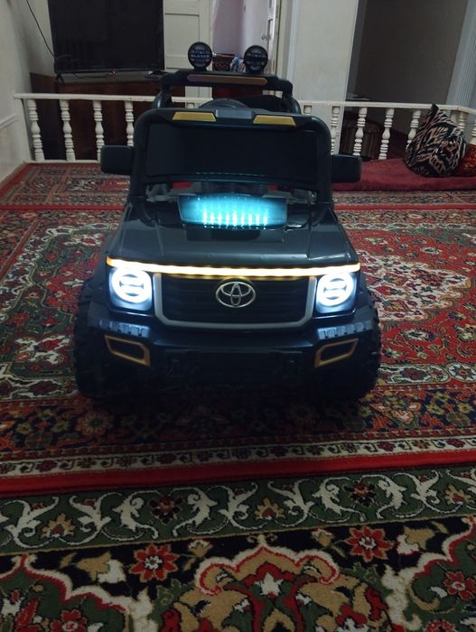 Детский электромобиль сотилади