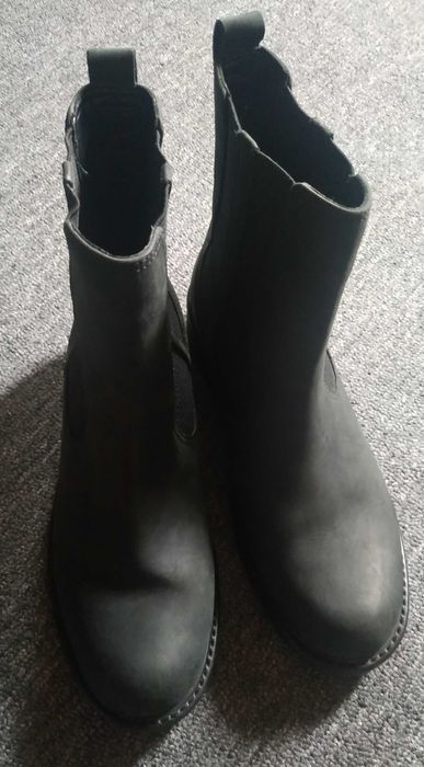 Clarks кожени боти