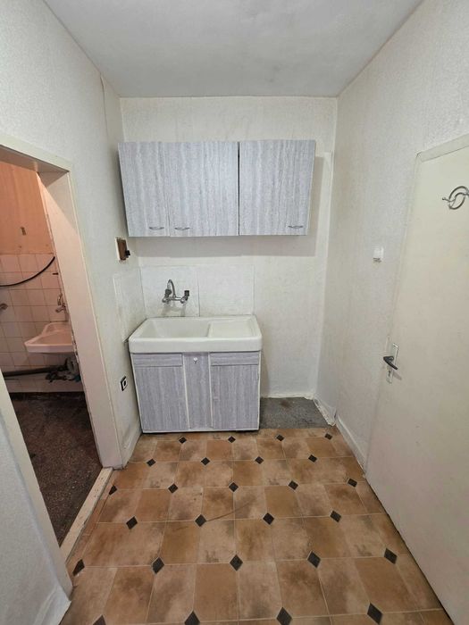 Гарсониера, Под наем, кв. Вароша