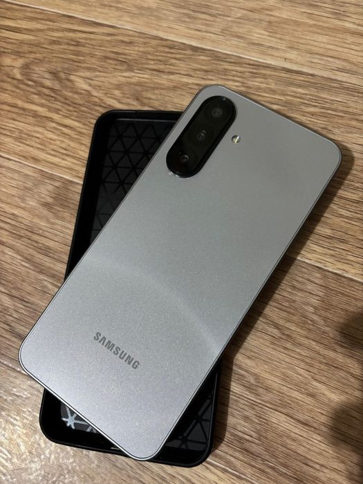 Продам Самсунг а17