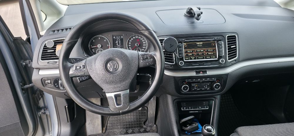 Vând Volkswagen Sharan