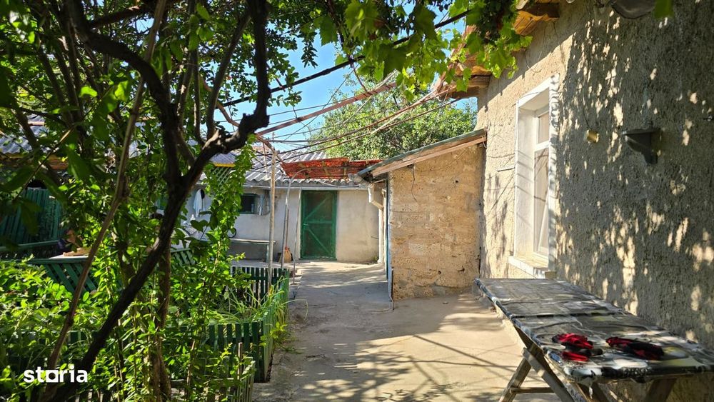 vand casa traditionala dobrogeana cu teren de 1000mp in Tuzla
