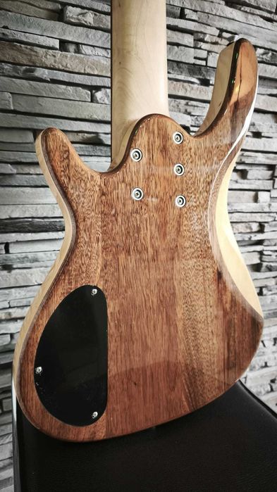 Chitara Bass 6 corzi Weller circuit activ Made in Korea