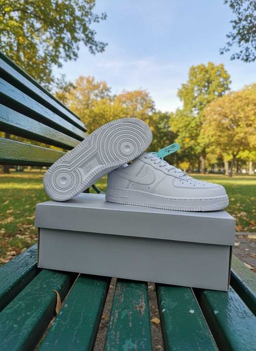Adidasi Nike Air Force 1 Triple White - Model Unisex