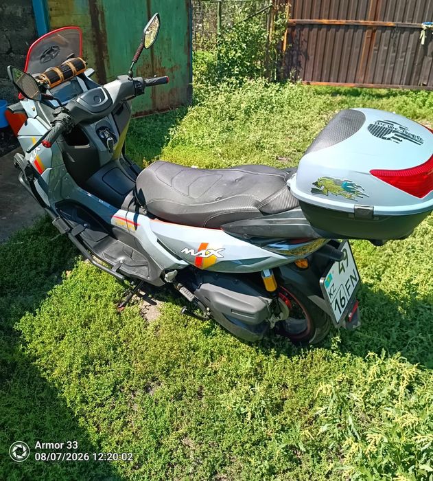 Продам скутер 180 кубов