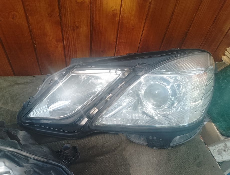 Faruri  originale Hella Mercedes E Class W212 2011 cod 1EL010800-02