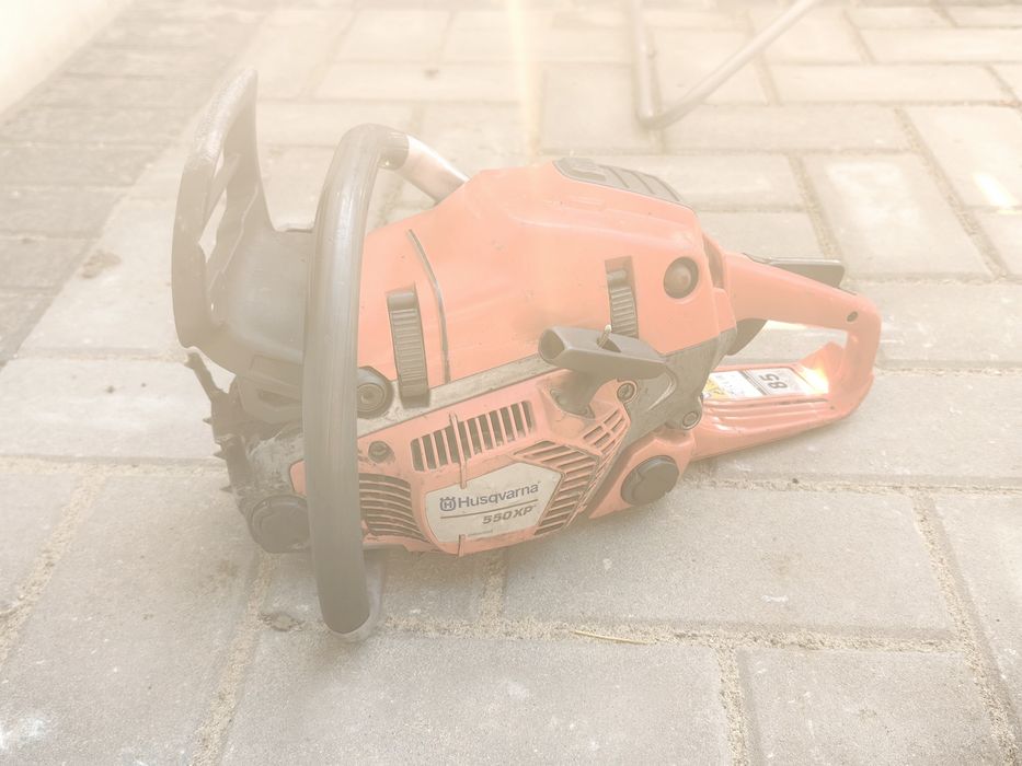Drujbă Husqvarna 550 XP – pentru piese sau reparat