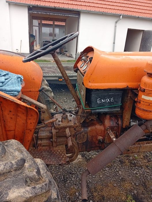 Vând tractor fiat 312