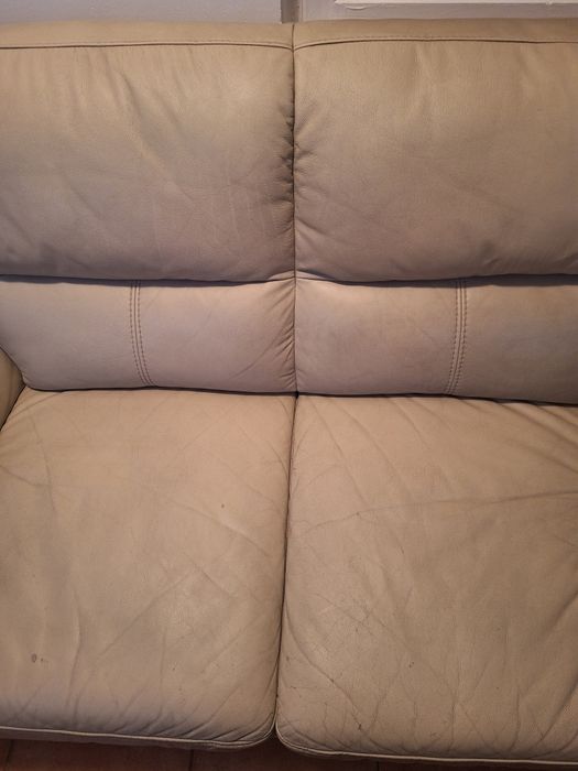 Vând canapea  piele