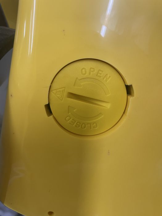 Privileg-Прахосмукачка с воден филтър