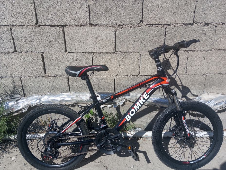 Велосипед продается спортивный за 27к