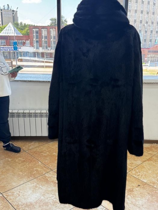 Продам норковую шубу