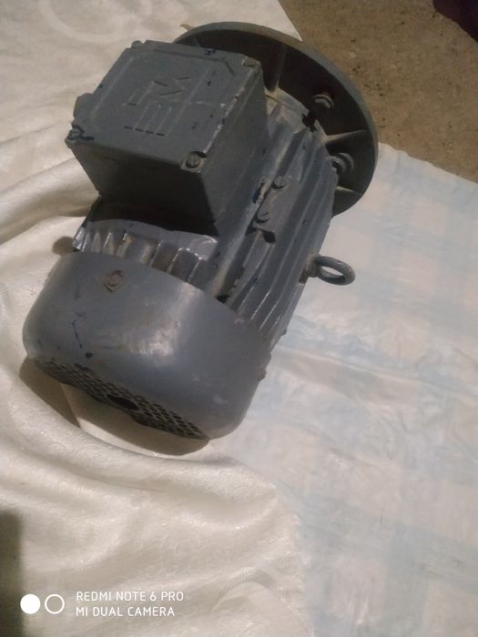 Мотор электрический к станку.