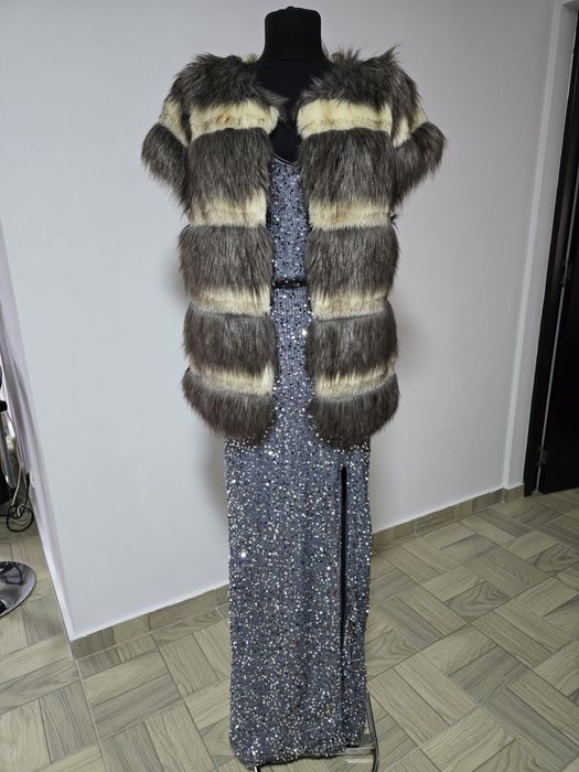 Rochie argintie lunga divina, cu paiete strălucitoare, slit pe picior,