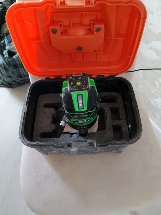 Продам лазер строительный