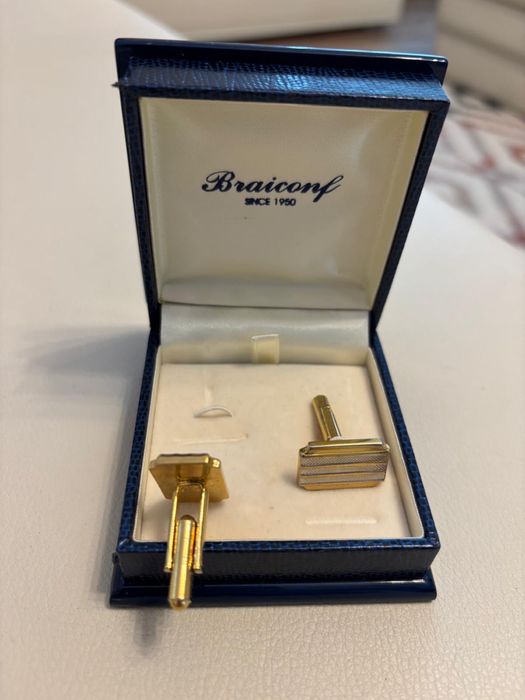 Butoni aurii Braiconf - impecabili