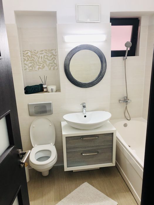 Apartament de Inchiriat 3 CAMERE -Zona Centrala