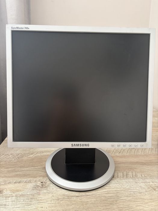Монитор Samsung SyncMaster 740N