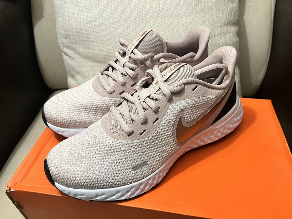 Маратонки Адидас Adidas и Nike