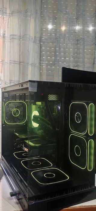 Мощно Геймърско PC Ryzen 7 7700X/32GB/1TB SSD/RX 9060XT/Гаранция