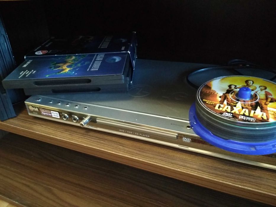 ДВД  СД  проигрыватель с дисками+ усилитель  Микролаб  !