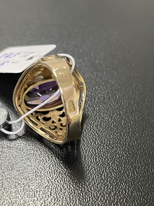 Кольцо золотое 583 пробы с аметистом.