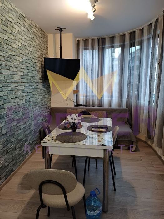 Дава се под наем Тристаен апартамент в Варна, Погреби - 80 кв.м за 663 € - Снимка #1