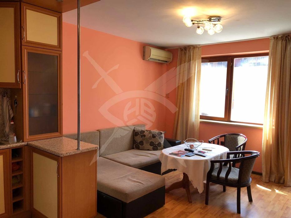 Дава се под наем Двустаен апартамент в Варна, Център - 56 кв.м за 450 € - Снимка #1