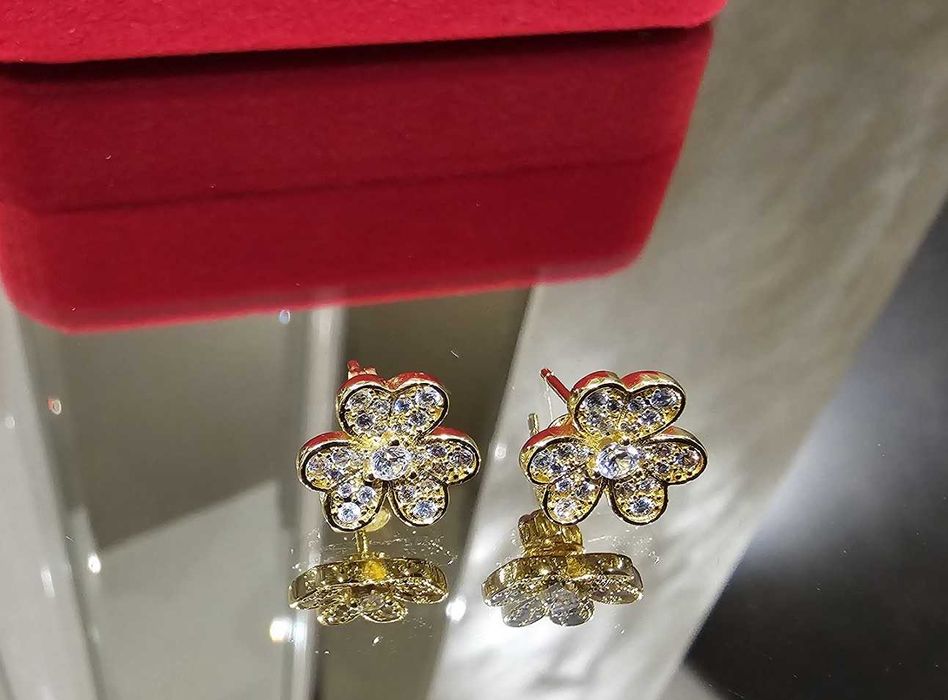 Van Cleef & Arpels VCA Gold Frivole Mini Diamond Clover Дамски Обеци