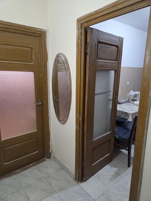 Apartament cu 2 camere, la parter, str Traian 289,