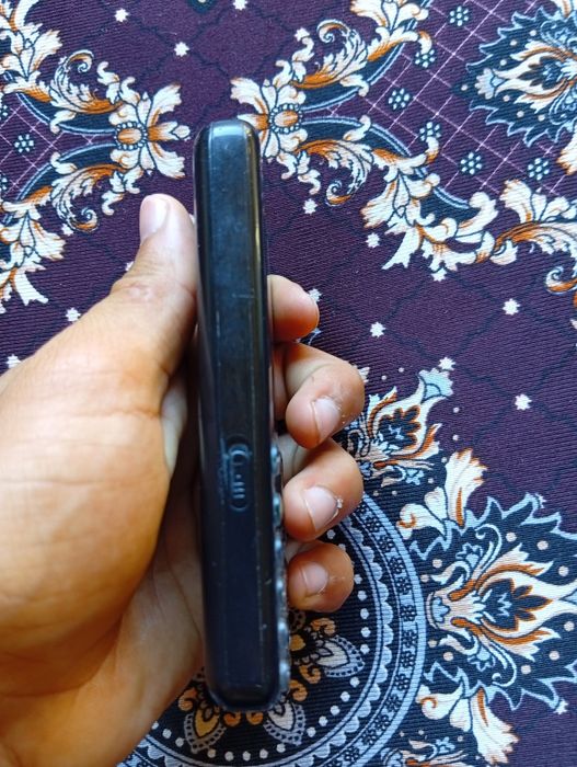 Novey telefoncha sotilyapti