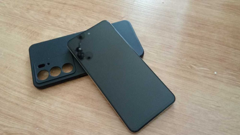 Realmi C75 и Poco C61