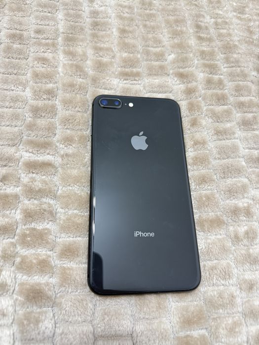 iPhone 8 Plus, stare foarte buna, husa inclusa