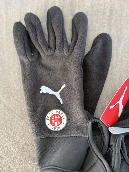 Manusi Puma St. Pauli noi, originale.