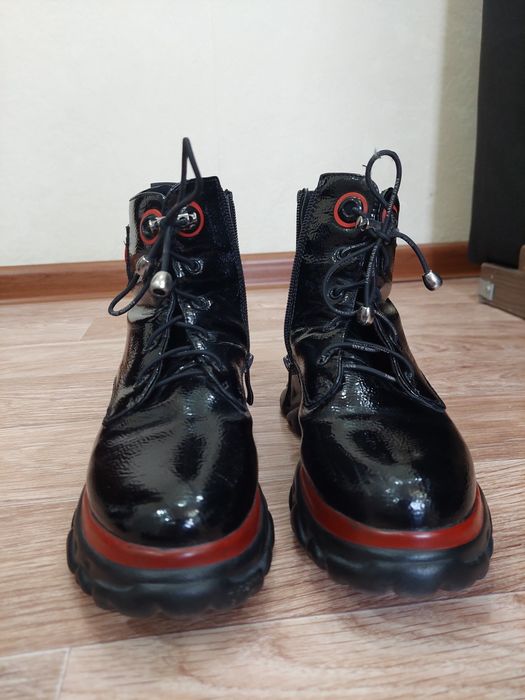 Детские осенние ботинки в отличном состоянии