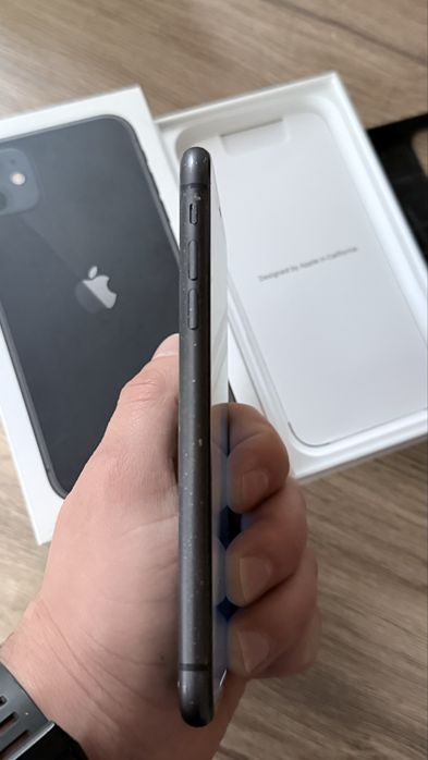 Iphone 11. - 64GB черен
