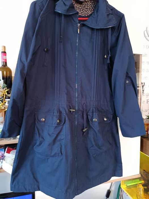 Haina de primăvară subțire de bumbac cu gluga stare bună culoarea alba