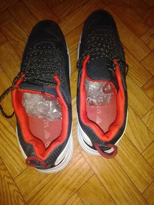 Кроссовки 50 Новые Неношеные!