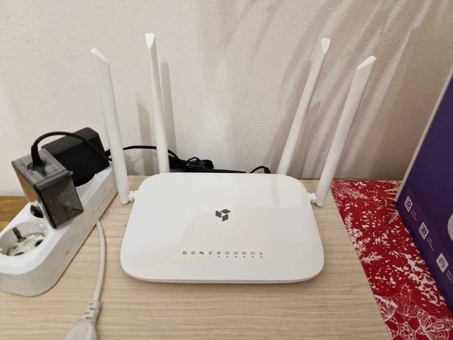 Гигабиный беспроводной маршрутизатор ( Wi-Fi роутер ) SNR-CPE-ME2-Lite