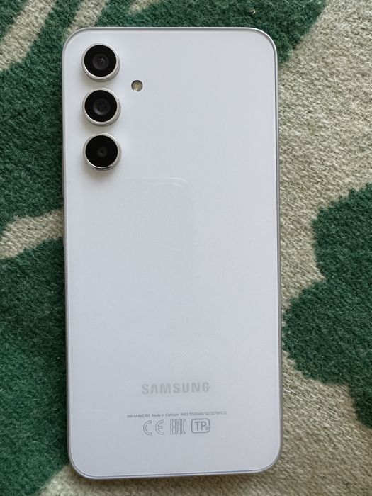 Продам Samsung A54 8/256