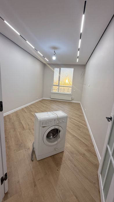 Продам дешево стиральная машина indesit