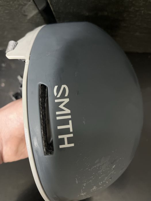 Продавам очила и каска за ски (могат да се използват и за друго)