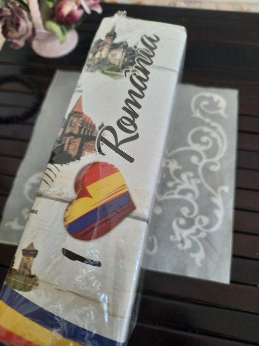 Set nou de pahare cu decorațiuni metalice