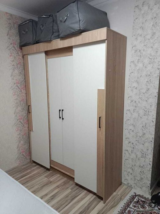 Продам спальный гарнитуру.