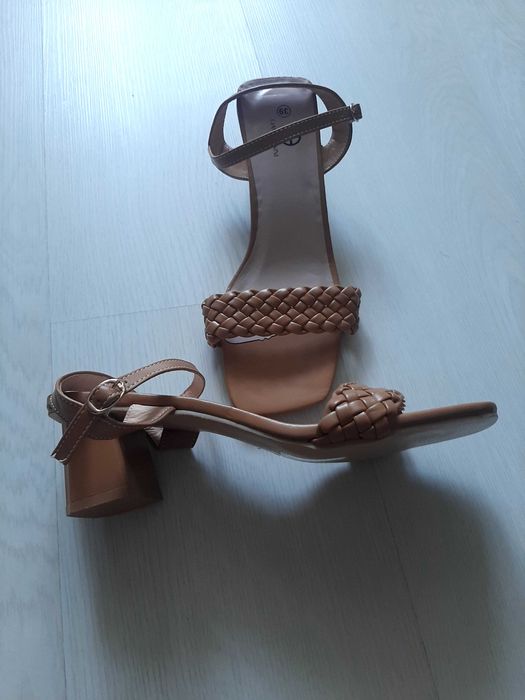 Sandale noi de dama marimea 40